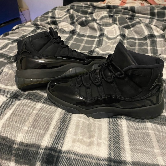 Jordan 11 cap and gown size 13 men’s no box - Picture 2 of 7